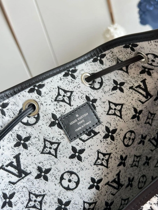 WIS PETIT LOUIS NOÉ VUITTON 1227